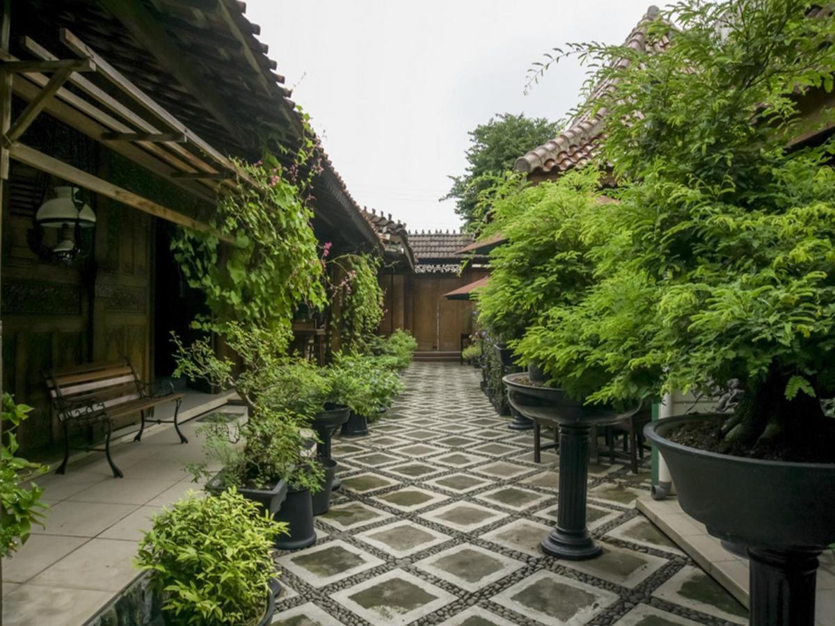 Reddoorz Syariah @ Lempuyangan Hotel Джокякарта Екстериор снимка