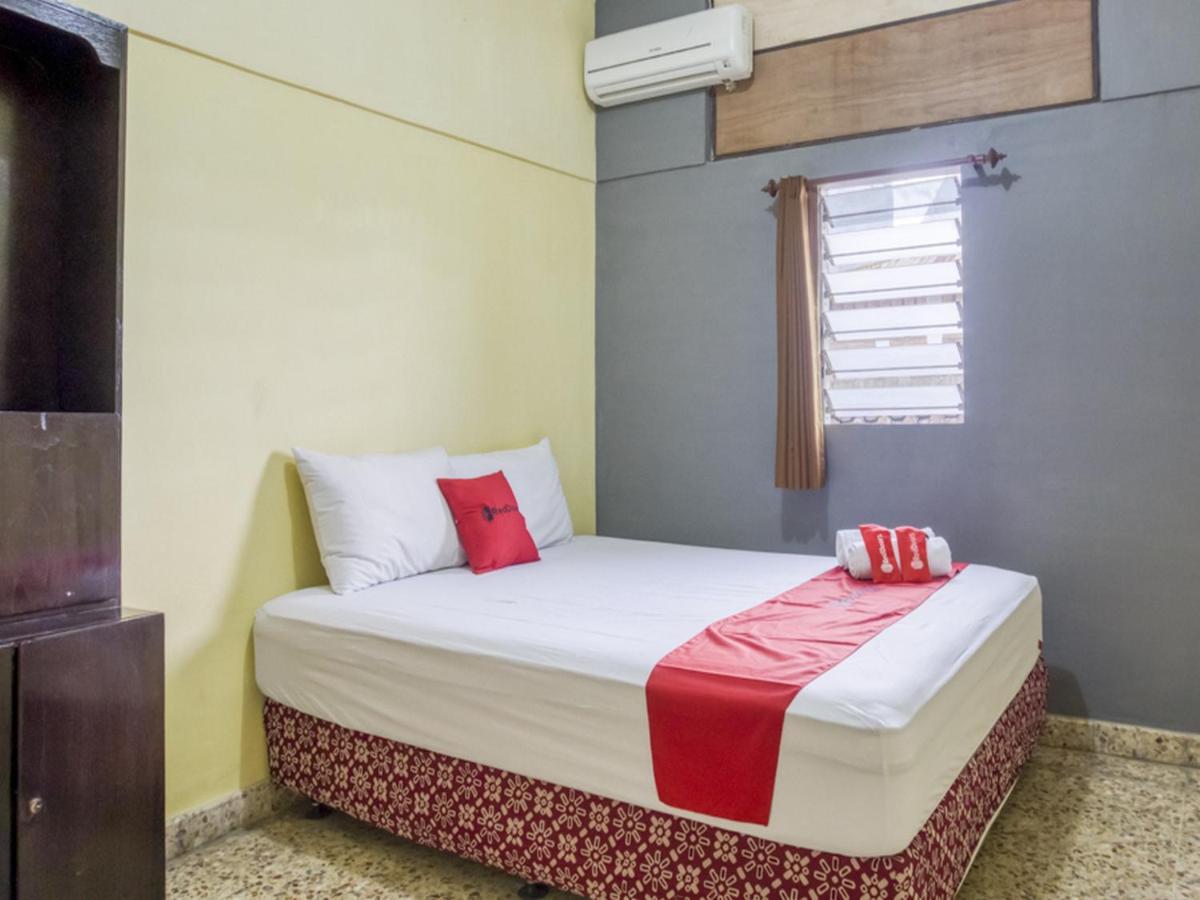 Reddoorz Syariah @ Lempuyangan Hotel Джокякарта Екстериор снимка
